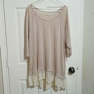 Loose fitting blouse